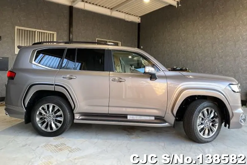 Toyota Land Cruiser in Brown for Sale Image 6