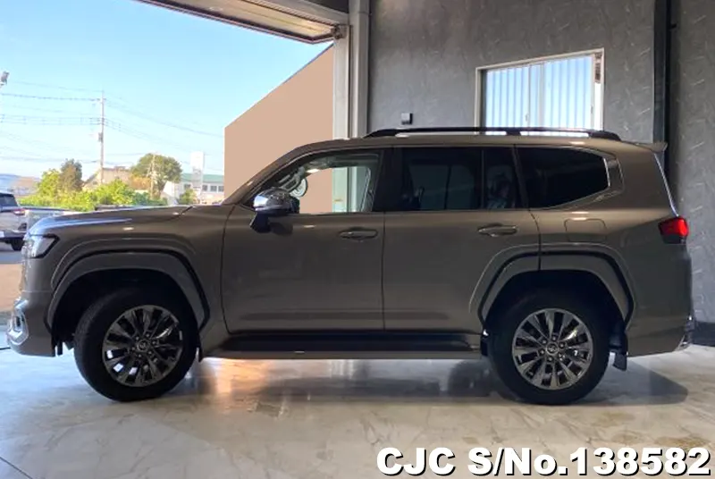 Toyota Land Cruiser in Brown for Sale Image 7
