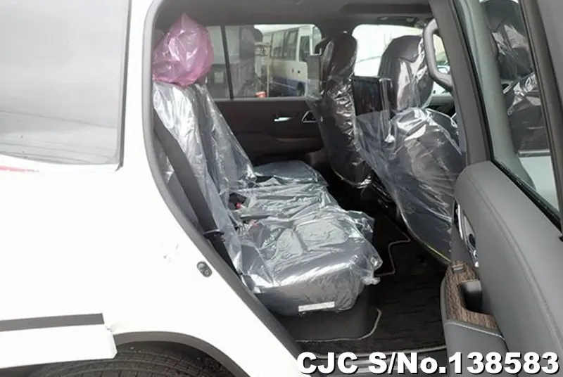 Toyota Land Cruiser in Pearl for Sale Image 17
