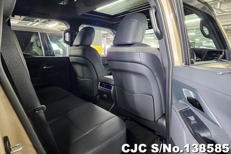 Lexus GX 550 in Brown for Sale Image 7