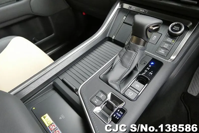 Lexus GX 550 in Pearl for Sale Image 11