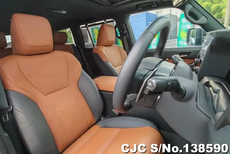 Lexus GX 550 in Pearl for Sale Image 10