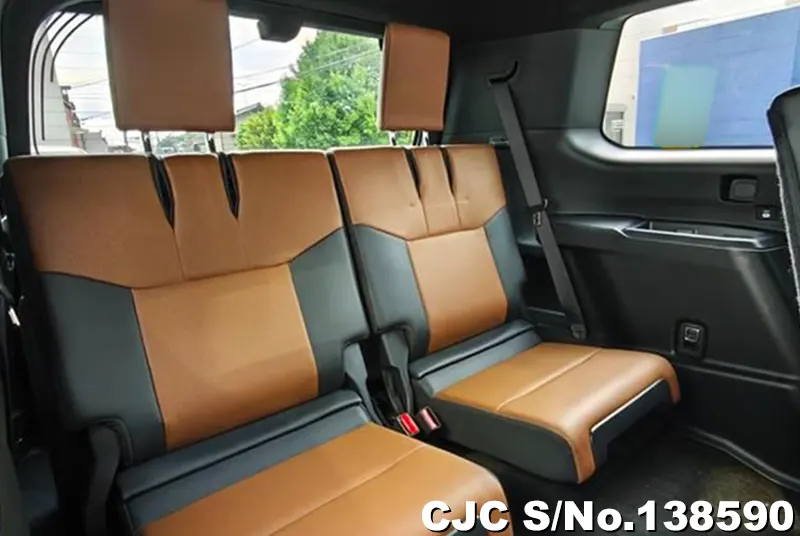 Lexus GX 550 in Pearl for Sale Image 12