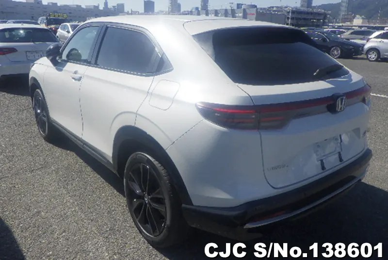 Honda Vezel in White for Sale Image 1