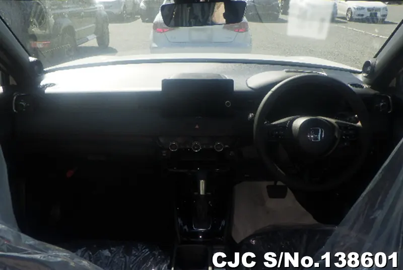 Honda Vezel in White for Sale Image 4