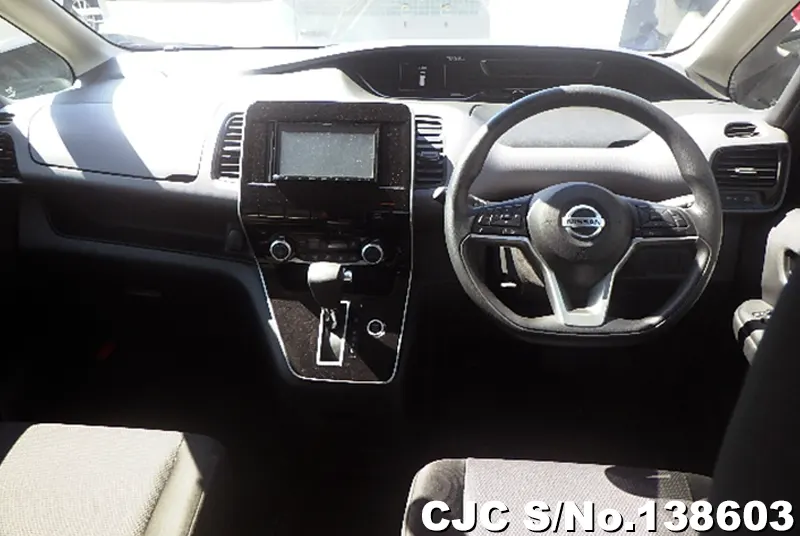 Nissan Serena in White for Sale Image 9