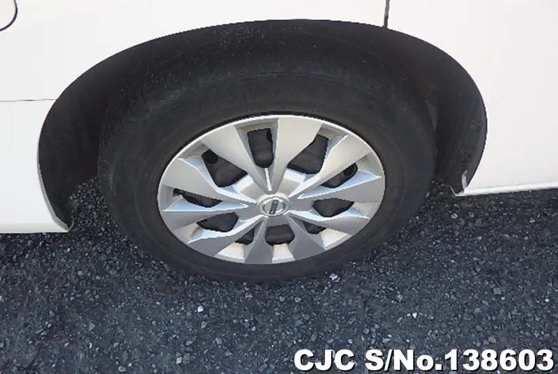Nissan Serena in White for Sale Image 17