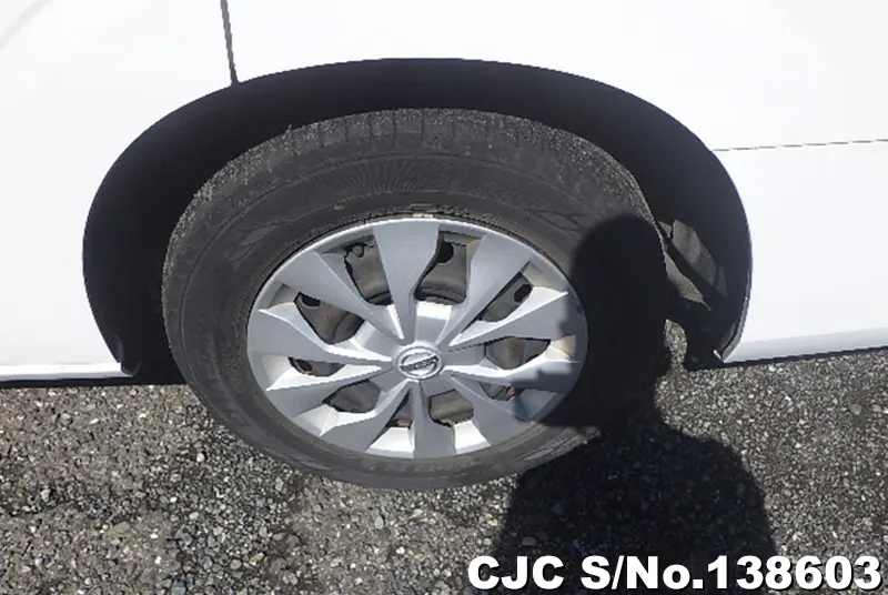 Nissan Serena in White for Sale Image 20