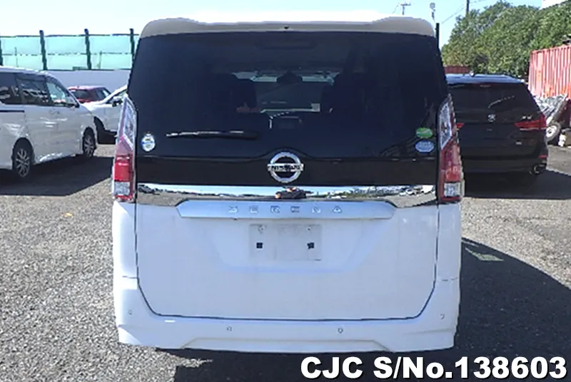 Nissan Serena in White for Sale Image 5
