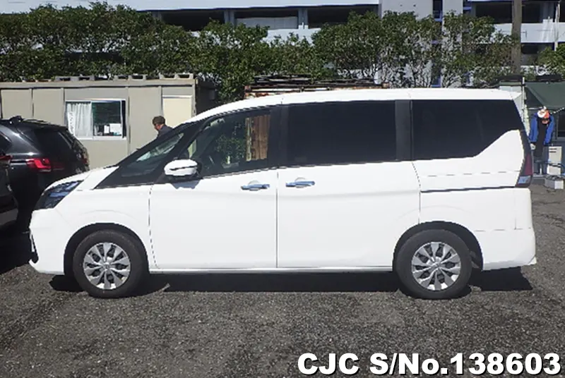 Nissan Serena in White for Sale Image 7