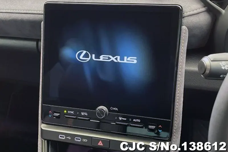 Lexus LBX in White for Sale Image 10