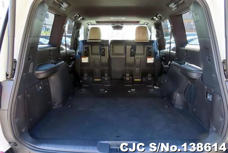 Lexus GX 550 in Pearl for Sale Image 6