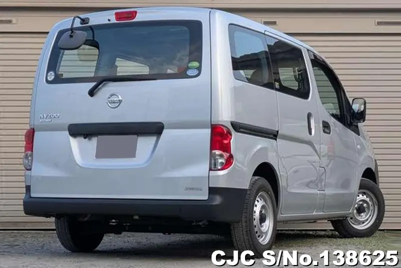 Nissan NV200 in Silver for Sale Image 2