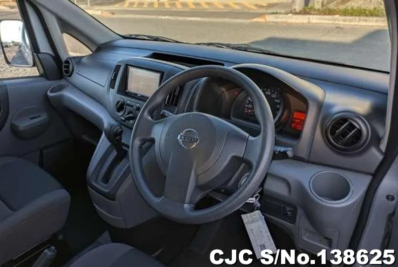 Nissan NV200 in Silver for Sale Image 8