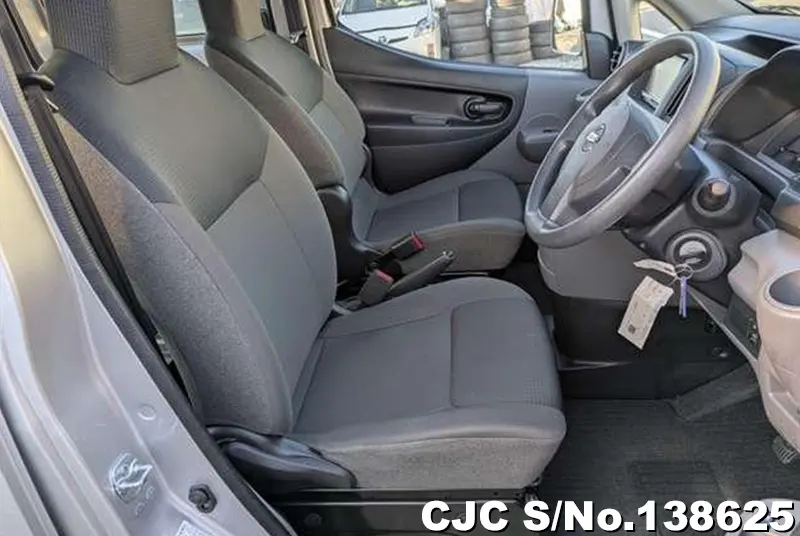 Nissan NV200 in Silver for Sale Image 11