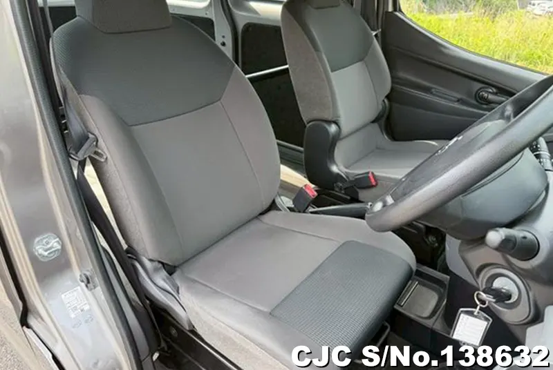 Nissan NV200 in Gray for Sale Image 15