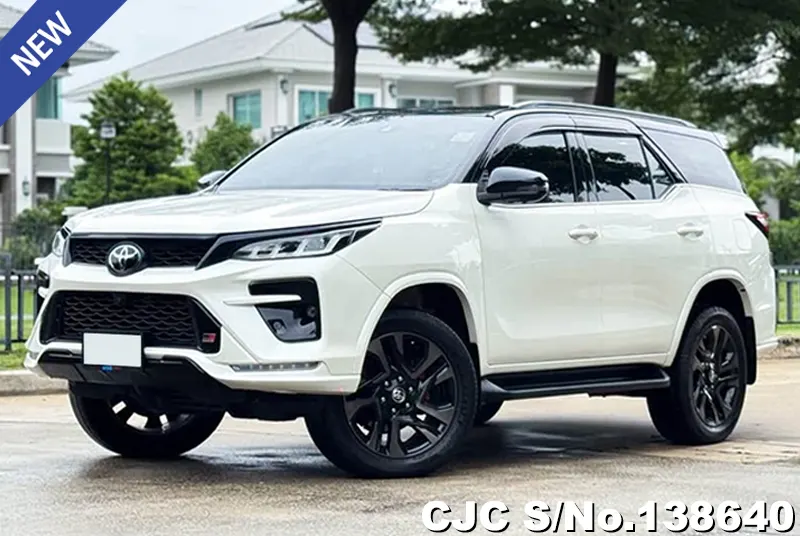Toyota Fortuner in White for Sale Image 3