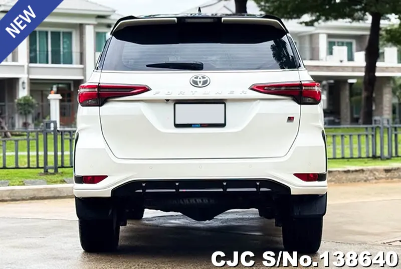 Toyota Fortuner in White for Sale Image 5
