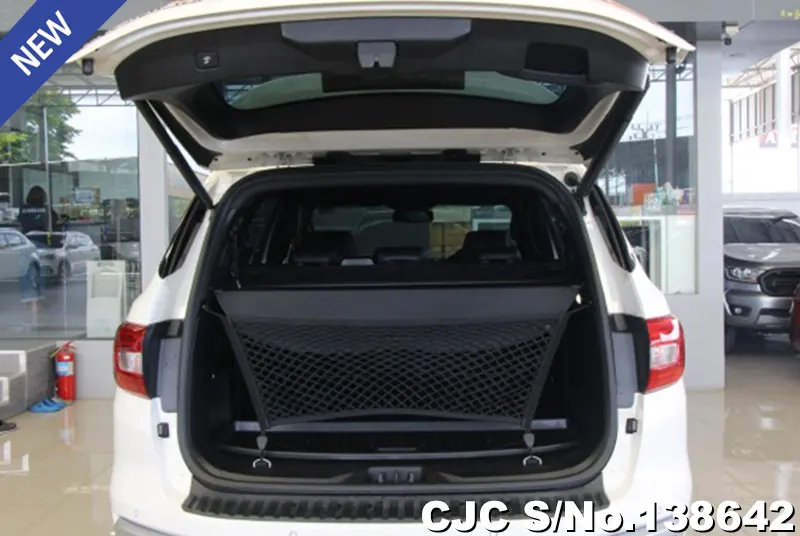 Ford Everest in White for Sale Image 2
