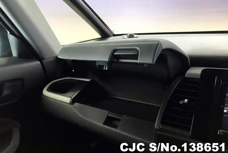 Honda Fit in White for Sale Image 11