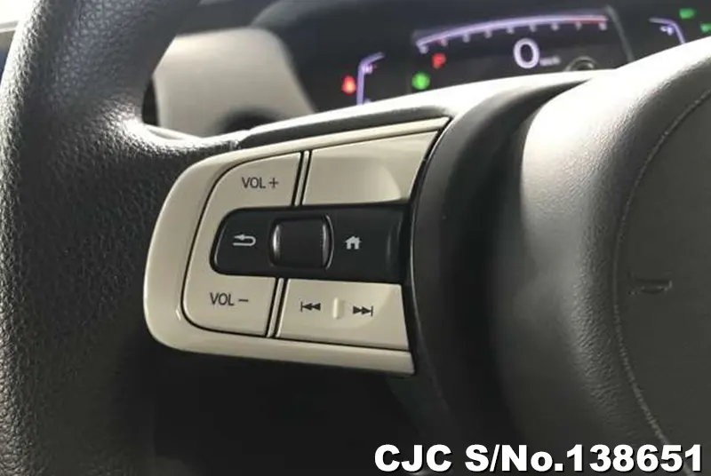 Honda Fit in White for Sale Image 12