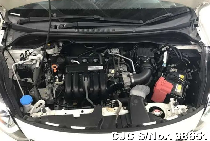 Honda Fit in White for Sale Image 14