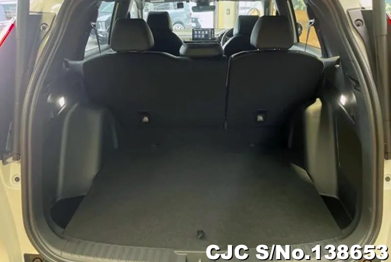 Honda CRV in Pearl for Sale Image 8