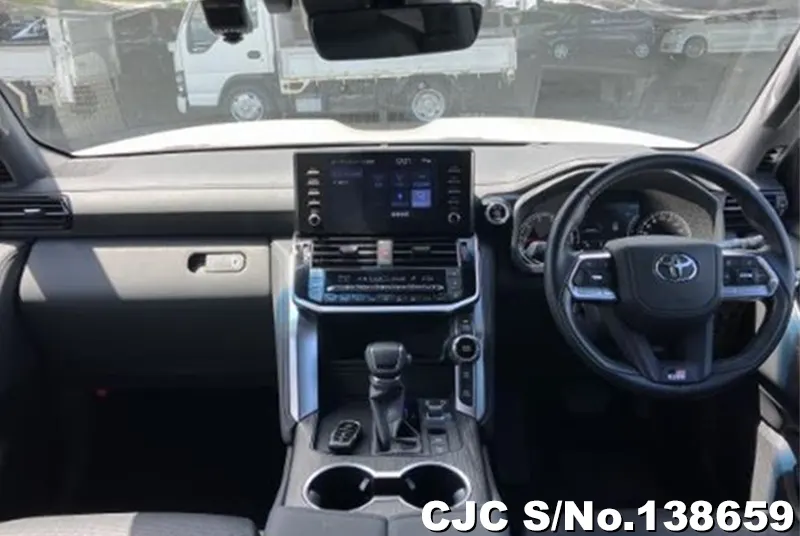Toyota Land Cruiser in Pearl for Sale Image 3