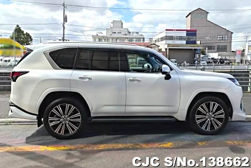 Lexus LX 600 in Pearl for Sale Image 3