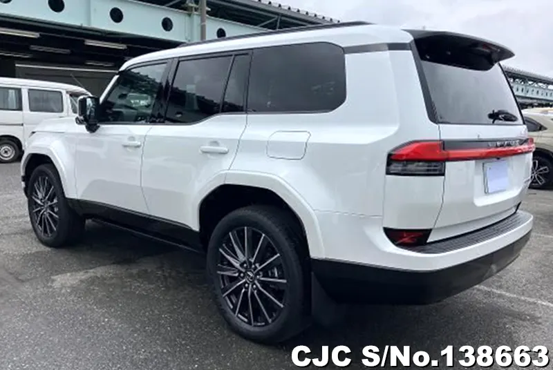 Lexus GX 550 in Pearl for Sale Image 1