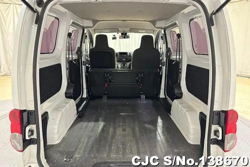 Nissan NV200 in White for Sale Image 8