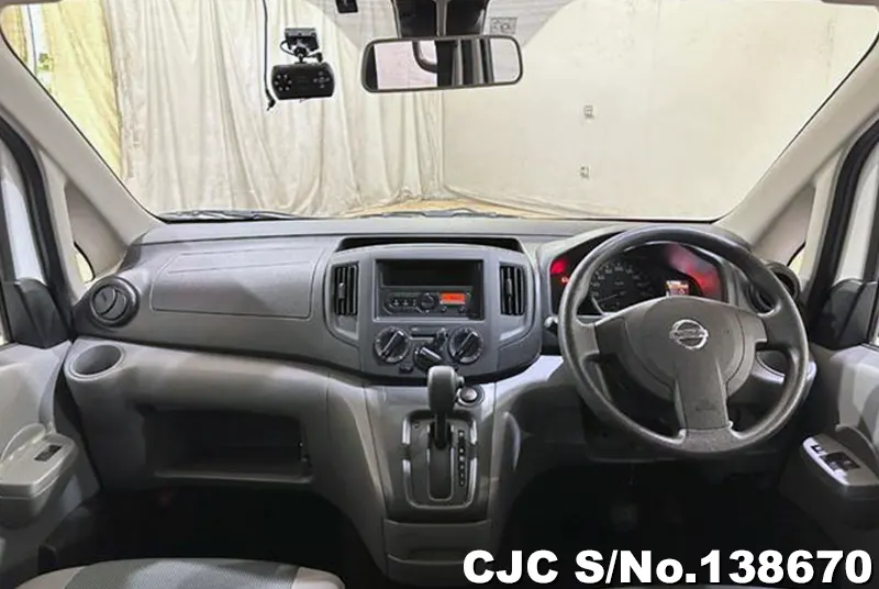 Nissan NV200 in White for Sale Image 9