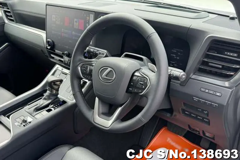 Lexus GX 550 in White for Sale Image 7
