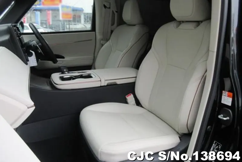 Lexus LM500h in Black for Sale Image 6
