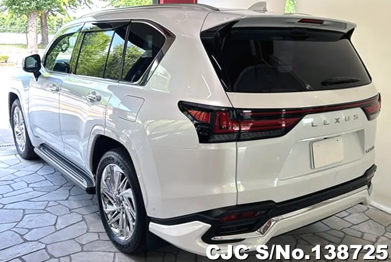 Lexus LX700H in Pearl for Sale Image 1