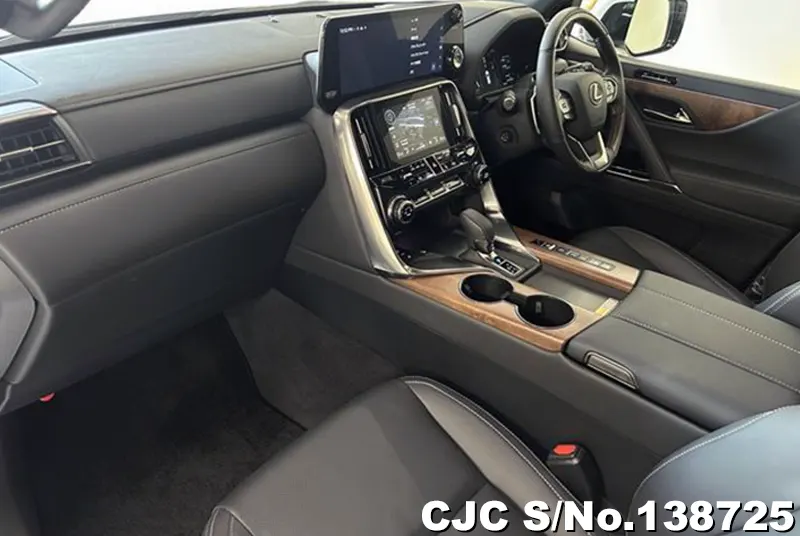 Lexus LX700H in Pearl for Sale Image 5
