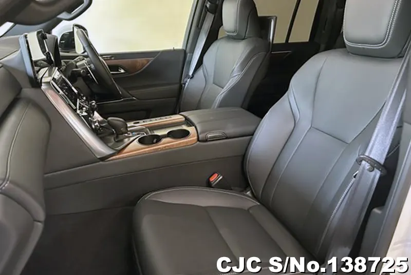 Lexus LX700H in Pearl for Sale Image 6