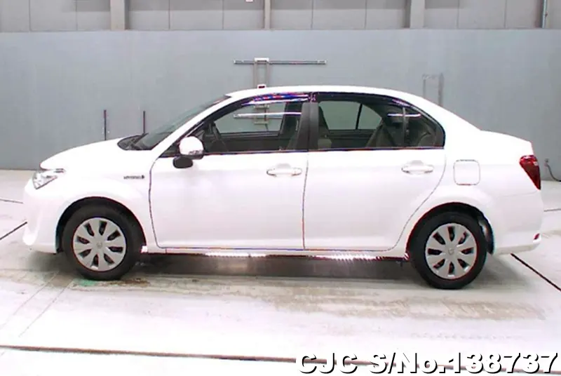 Toyota Corolla Axio in White for Sale Image 5