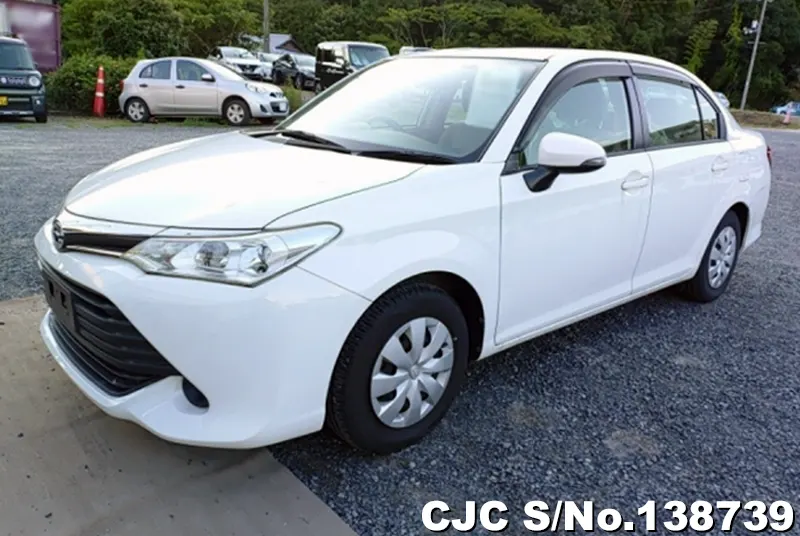 Toyota Corolla Axio in White for Sale Image 3