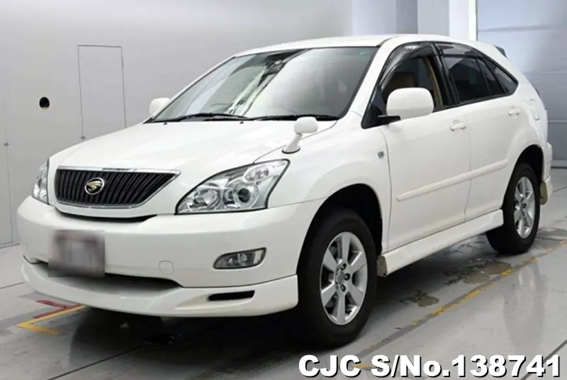 Toyota Harrier in White for Sale Image 2