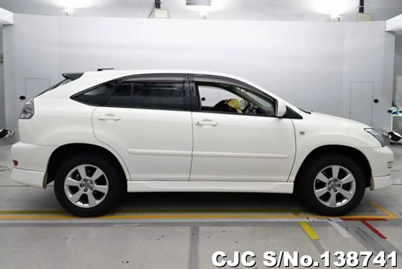 Toyota Harrier in White for Sale Image 5