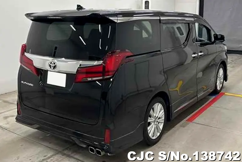 Toyota Alphard in Black for Sale Image 2
