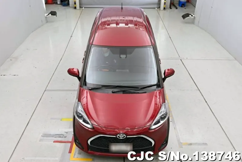 Toyota Sienta in Red for Sale Image 4