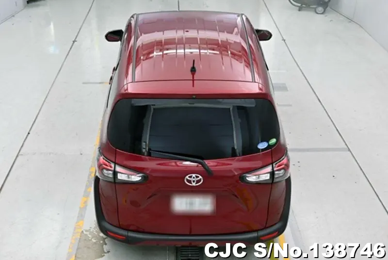 Toyota Sienta in Red for Sale Image 5