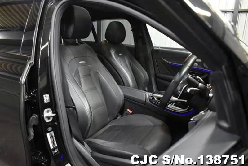 Mercedes Benz E Class in Black for Sale Image 8