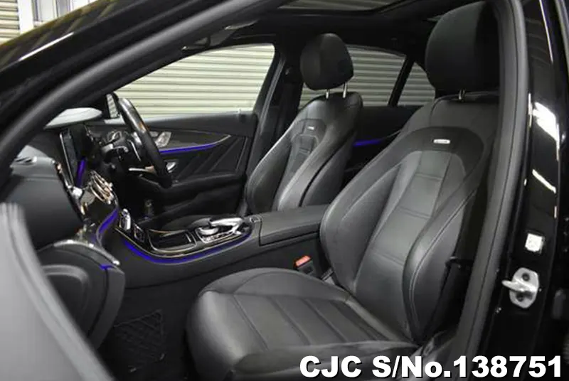 Mercedes Benz E Class in Black for Sale Image 9