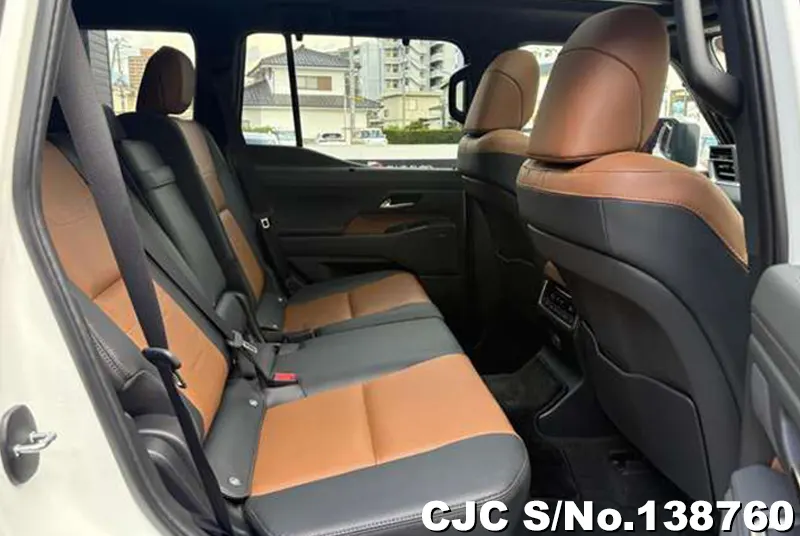 Lexus GX 550 in Pearl for Sale Image 7