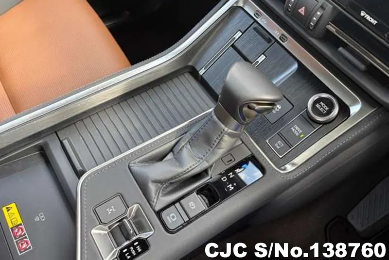 Lexus GX 550 in Pearl for Sale Image 9