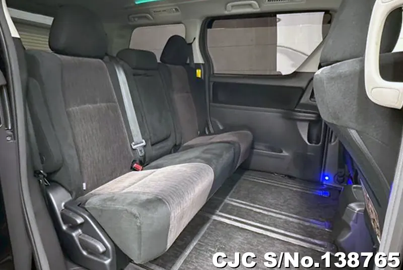 Toyota Alphard in Black for Sale Image 11