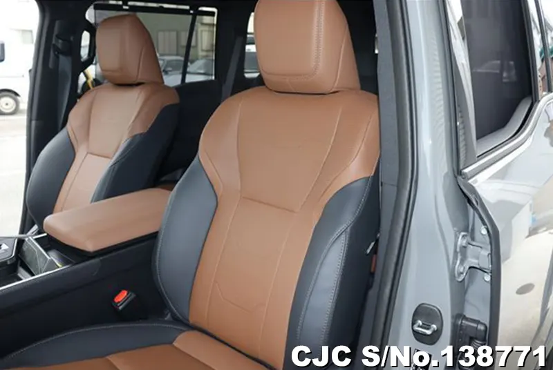 Lexus GX 550 in Gray for Sale Image 7